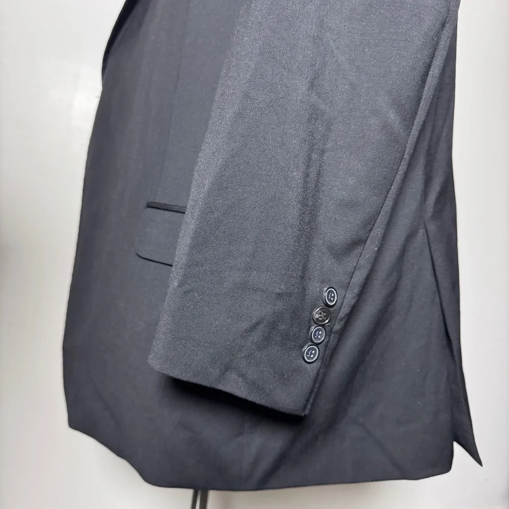 Awearness Kenneth Cole this sophisticated